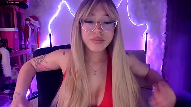 Snapshot of liz_martins1 chatting on August 6, 2026, 2:17 am liz martins1 online show from August 6, 2026, 2:17 am