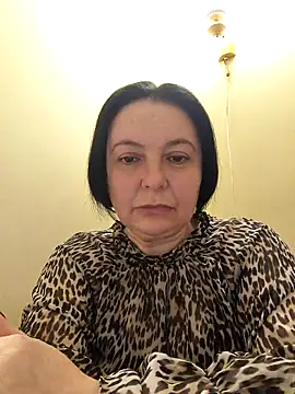 EmmaEmmy40 online show from May 2, 2026, 6:13 pm