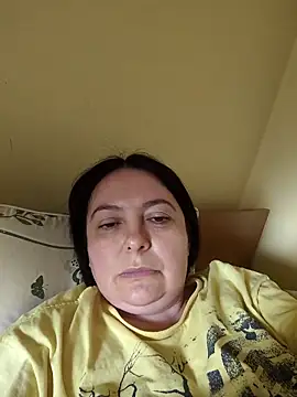 Snapshot of EmmaEmmy40 chatting on May 9, 2026, 10:07 am EmmaEmmy40 online show from May 9, 2026, 10:07 am