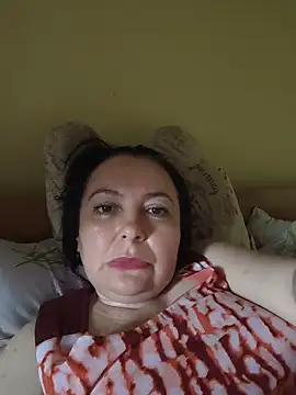 Snapshot of EmmaEmmy40 chatting on June 8, 2026, 4:29 pm EmmaEmmy40 online show from June 8, 2026, 4:29 pm