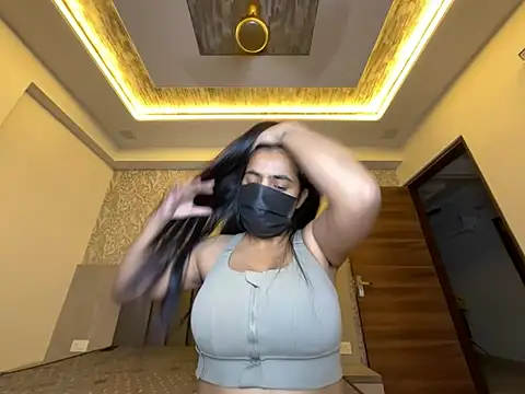 Snapshot of Miss_Heer chatting on May 15, 2026, 6:28 pm Miss Heer online show from May 15, 2026, 6:28 pm