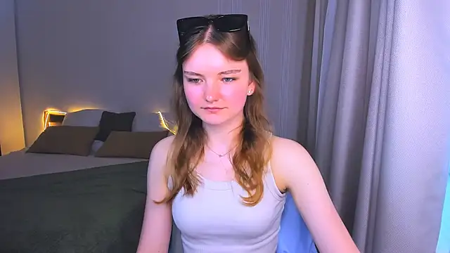 Snapshot of LookEva chatting on June 8, 2026, 11:11 am LookEva online show from June 8, 2026, 11:11 am