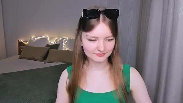 Snapshot of LookEva chatting on May 16, 2026, 4:33 am LookEva online show from May 16, 2026, 4:33 am