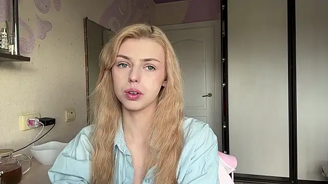 Snapshot of ScarlettRosy chatting on May 31, 2026, 4:07 am ScarlettRosy online show from May 31, 2026, 4:07 am