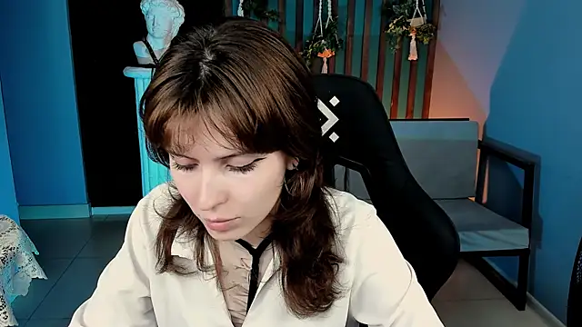 Snapshot of LolaDominara chatting on June 7, 2026, 6:18 am LolaDominara online show from June 7, 2026, 6:18 am