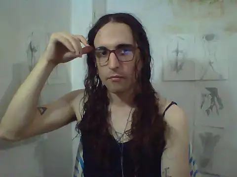 Snapshot of LaCuerva chatting on June 9, 2026, 8:43 pm LaCuerva online show from June 9, 2026, 8:43 pm
