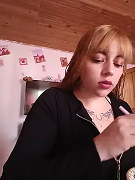 Snapshot of Isabella__Risky chatting on July 11, 2026, 9:48 pm Isabella Risky online show from July 11, 2026, 9:48 pm