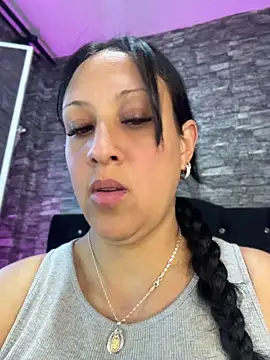 Snapshot of Cloe-Fire chatting on May 9, 2026, 11:13 am Cloe-Fire online show from May 9, 2026, 11:13 am