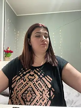Snapshot of AureTease chatting on June 17, 2026, 6:40 pm AureTease online show from June 17, 2026, 6:40 pm