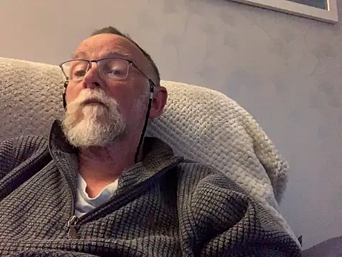 Moonraker64 online show from May 7, 2026, 7:28 pm