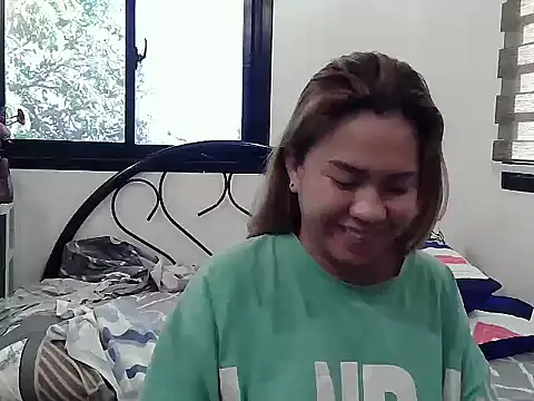 Snapshot of mecka20 chatting on May 5, 2026, 11:30 pm mecka20 online show from May 5, 2026, 11:30 pm