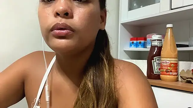 Snapshot of Bunny_Kisss chatting on May 10, 2026, 7:23 am Bunny Kisss online show from May 10, 2026, 7:23 am