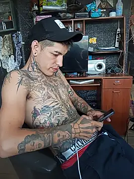 demoni0802 online show from May 19, 2026, 3:41 pm