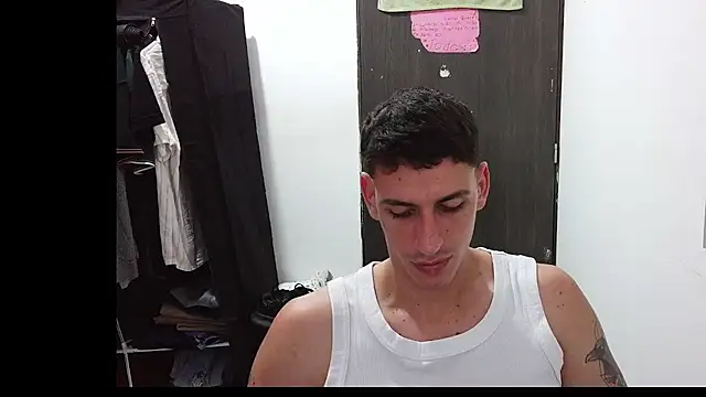 Snapshot of RaulRico chatting on July 17, 2026, 12:52 am RaulRico online show from July 17, 2026, 12:52 am
