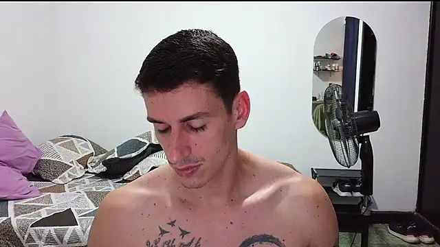 Snapshot of RaulRico chatting on August 2, 2026, 10:40 pm RaulRico online show from August 2, 2026, 10:40 pm