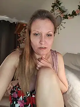 Snapshot of Candy_Cougar chatting on June 5, 2026, 6:52 am Candy Cougar online show from June 5, 2026, 6:52 am