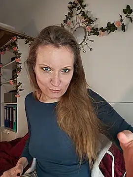 Snapshot of Candy_Cougar chatting on May 17, 2026, 6:57 am Candy Cougar online show from May 17, 2026, 6:57 am