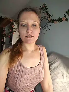Snapshot of Candy_Cougar chatting on June 5, 2026, 6:29 am Candy Cougar online show from June 5, 2026, 6:29 am