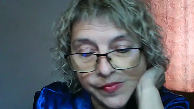 Snapshot of ElizabethGorden chatting on June 17, 2026, 5:40 am ElizabethGorden online show from June 17, 2026, 5:40 am