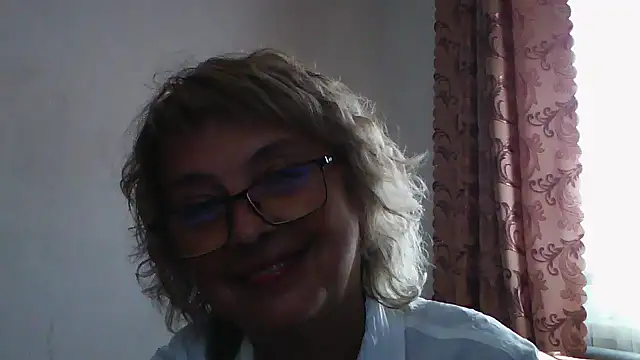 Snapshot of ElizabethGorden chatting on July 18, 2026, 6:44 am ElizabethGorden online show from July 18, 2026, 6:44 am