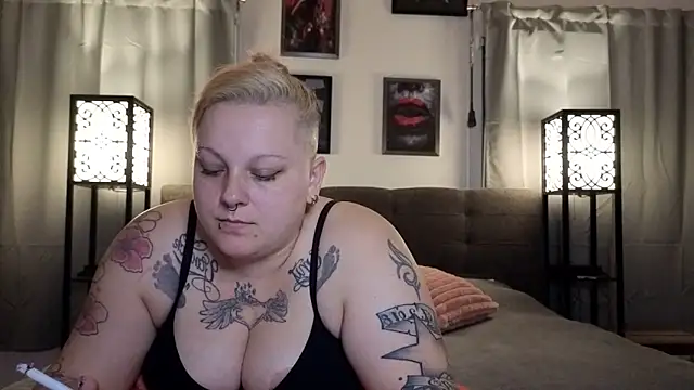 Snapshot of Lady_Peggi chatting on May 22, 2026, 9:13 pm Lady Peggi online show from May 22, 2026, 9:13 pm