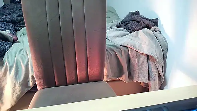 Snapshot of Carlyfr chatting on January 18, 2025, 10:49 pm Carlyfr online show from January 18, 2025, 10:49 pm