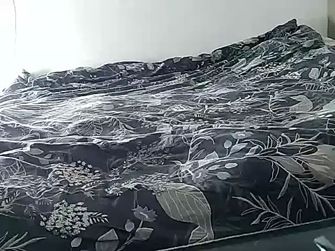 Snapshot of Carlyfr chatting on November 27, 2025, 8:09 pm Carlyfr online show from November 27, 2025, 8:09 pm