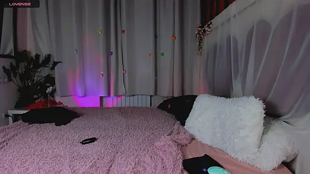 MaddyFever online show from June 19, 2026, 5:02 am