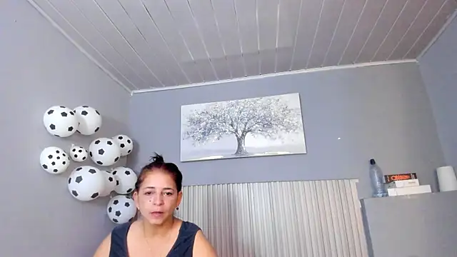 Snapshot of rosse_m1 chatting on August 1, 2026, 12:14 pm rosse m1 online show from August 1, 2026, 12:14 pm