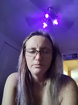 Queenle91 online show from June 5, 2026, 4:02 pm