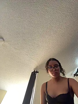 Snapshot of Bunny-fire chatting on May 15, 2026, 7:12 pm Bunny-fire online show from May 15, 2026, 7:12 pm