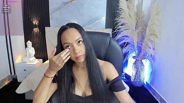 Selene-Diior online show from May 9, 2026, 11:46 am