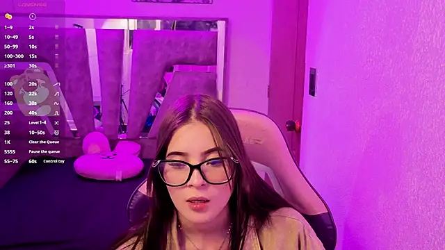 Snapshot of Destiny_A chatting on July 29, 2026, 6:51 pm Destiny A online show from July 29, 2026, 6:51 pm