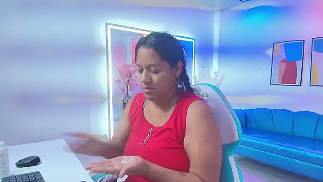 Snapshot of Isabella_rows chatting on June 6, 2026, 7:41 pm Isabella rows online show from June 6, 2026, 7:41 pm