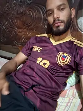 Divisito17S online show from June 24, 2026, 1:15 am