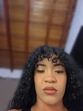 Alondra1810 online show from May 25, 2026, 11:14 pm