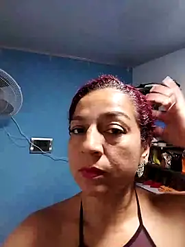 Snapshot of Tumilf chatting on May 26, 2026, 11:03 pm Tumilf online show from May 26, 2026, 11:03 pm