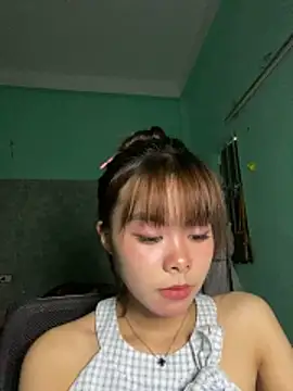 Snapshot of Cry_sexy chatting on May 26, 2026, 2:20 am Cry sexy online show from May 26, 2026, 2:20 am