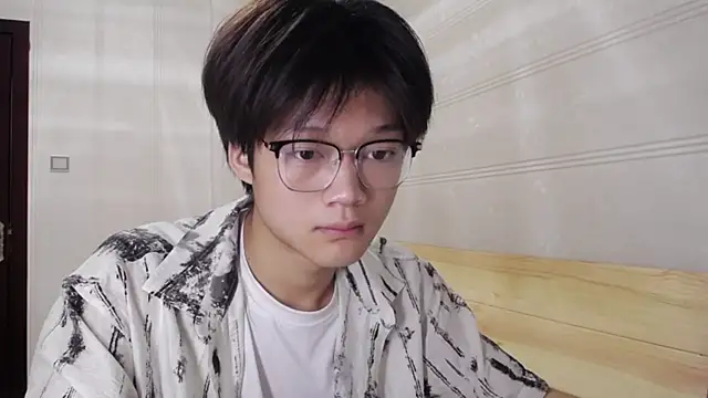 Snapshot of XJ-XIAOXIAO chatting on May 5, 2026, 8:23 pm XJ-XIAOXIAO online show from May 5, 2026, 8:23 pm