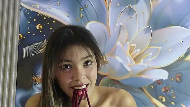 Snapshot of ELLIEPARKER_CR chatting on August 2, 2026, 12:14 pm ELLIEPARKER CR online show from August 2, 2026, 12:14 pm