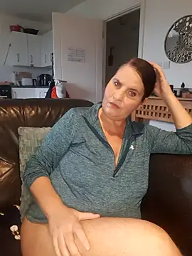 Velvet-Milf online show from June 22, 2026, 6:27 pm