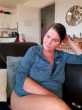 Velvet-Milf online show from June 20, 2026, 6:46 pm