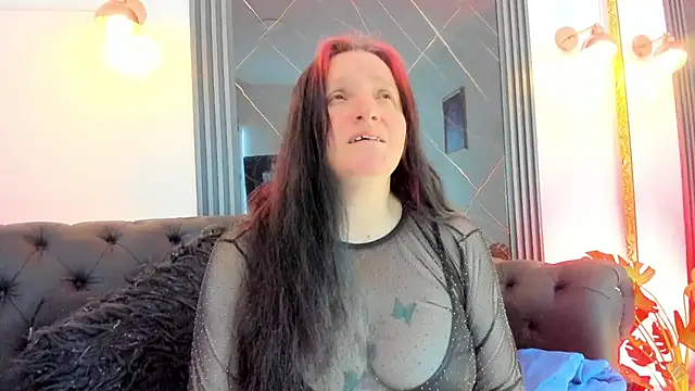 Snapshot of CloeMature chatting on August 6, 2026, 9:54 pm CloeMature online show from August 6, 2026, 9:54 pm