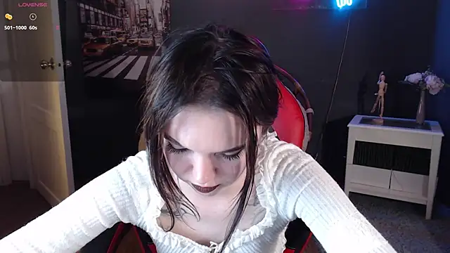 Mia Via online show from May 10, 2026, 6:21 pm