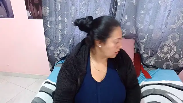 Snapshot of FabritziAPiel chatting on June 19, 2026, 3:29 pm FabritziAPiel online show from June 19, 2026, 3:29 pm