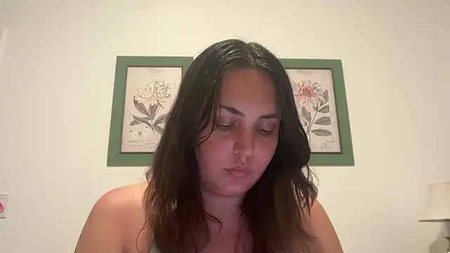 Snapshot of Anniehelen chatting on May 6, 2026, 12:03 am Anniehelen online show from May 6, 2026, 12:03 am
