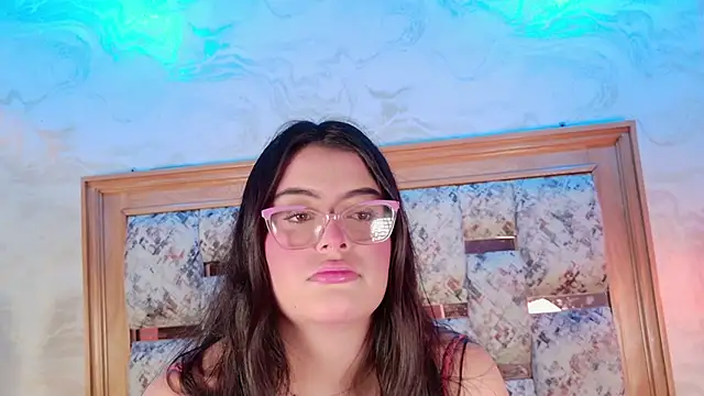 Snapshot of violeta_duval chatting on May 14, 2026, 3:03 am violeta duval online show from May 14, 2026, 3:03 am
