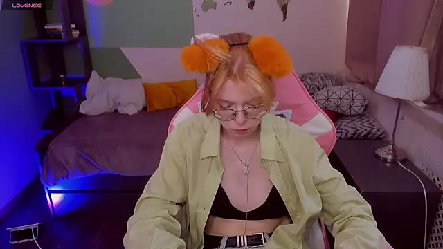 FoxxyyPolly online show from June 20, 2026, 5:34 am