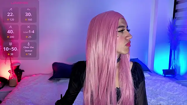 Luna Sissy  online show from June 16, 2026, 9:04 pm