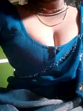Snapshot of Aashiya_khan0 chatting on May 7, 2026, 10:40 am Aashiya khan0 online show from May 7, 2026, 10:40 am